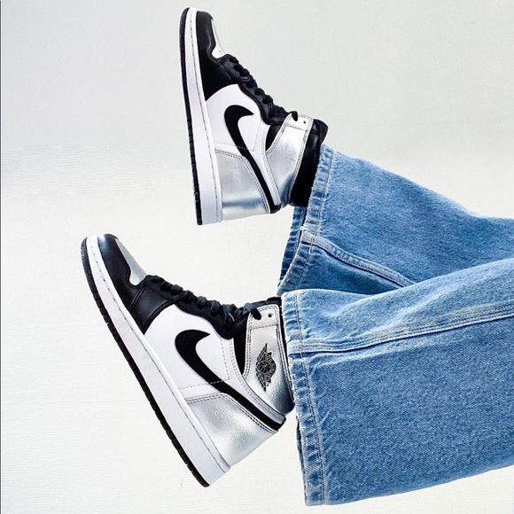 Nike Shoes - Nike air jordan 1 high sneakers